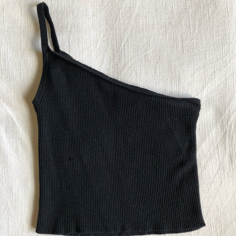 Kendall & Kylie asymmetrical crop top